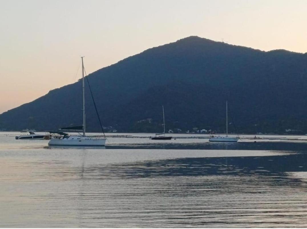 Pe Na Areia, Casa Na Praia De Frente Para O Mar Florianópolis Exterior foto